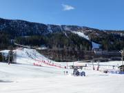 Aree principianti e bambini davanti alla Skistar Lodge a valle