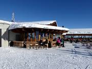 Accogliente bar presso lo Schafberg Hüsli