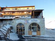 Stazione skipass e noleggio ben tenuta presso l’Hotel Schwarzhorn