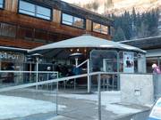 Bar con ombrelloni alla stazione a valle della Wildkogelbahn