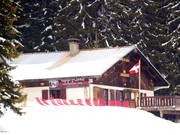 Vicino alla discesa Baches (tracciato di ritorno da Crest Voland a Les Saisies) si trova il Refuge au Lachat.
