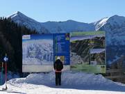 Tabellone informativo alla stazione a monte