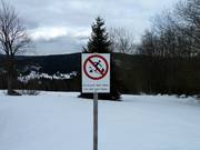 Cartello informativo per la protezione del bosco