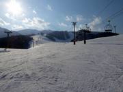 Vista dalla stazione a valle sulla zona Kitanomine