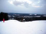 Dalla stazione a monte si gode di una vista che si estende lontano sulla valle della Sieg.