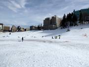 Intorno alla stazione a valle le famiglie si sentono a proprio agio.