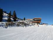 Grande area sciistica per principianti presso la stazione a monte Hochzillertal