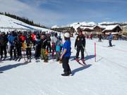 Il personale cordiale si assicura che tutti i posti siano sempre occupati durante la risalita.