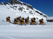 I cannoni da neve aspettano il prossimo utilizzo.