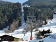 4er Sesselbahn Astberg - 4pers.| Seggiovia ad alta velocità (ad agganciamento automatico) con cupole di protezione