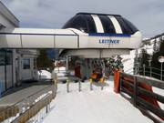 Pradüc - 4pers.| Seggiovia ad alta velocità (ad agganciamento automatico) con cupole di protezione