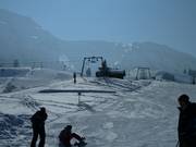 Skilift e ampie piste caratterizzano l’area sciistica