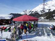 Bar con ombrelloni della Sennhütt'n