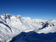 Vista dalla Flexenbahn verso Zürs con Hasenfluh