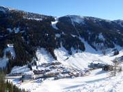 Vista sulla valle di Zauchensee con offerte di alloggio