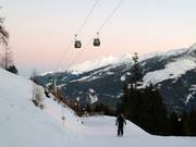 Atmosfera serale sulla discesa a valle verso Bramberg