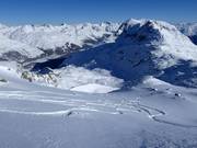 Tracce nella neve fresca al Corvatsch
