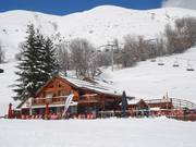 Grande terrazza solarium: ristorante alla stazione a valle La Chal