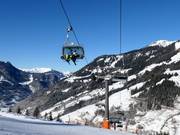 Wengerhochalmbahn - 4pers.| Seggiovia ad alta velocità (ad agganciamento automatico) con cupole di protezione