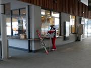 Personale di cassa cordiale