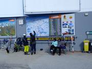 Grande pannello informativo alla stazione intermedia Fernau