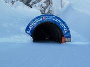 Il tunnel sciistico dal Rettenbachferner al Tiefenbachferner