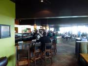 Il bar nel Peak Chalet