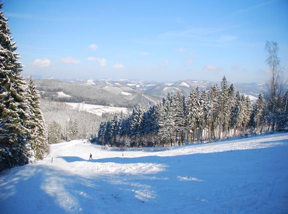 Meravigliosamente ampia – pista presso la Hohe Bracht