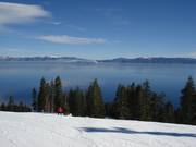 Vista dall’area sciistica Homewood Mountain Resort sul Lago Tahoe