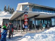 Segnaletica alla stazione a monte della cabinovia