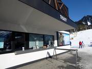 Area casse molto curata presso il parcheggio Egghof