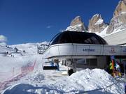 Sasso Levante - 6pers.| Seggiovia ad alta velocità (agganc.autom.)