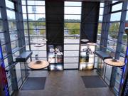 Ingresso molto curato alla ski hall