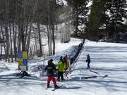 Kinderspielplatz - Tapis roulant/Tappeto Magico