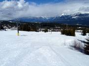 La seggiovia quadriposto Catamount offre quasi esclusivamente piste facili.