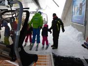 Ai bambini viene offerto volentieri aiuto.