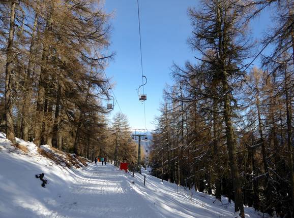 Con la seggiovia monoposto si raggiungono le piste