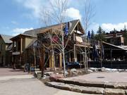 Base Camp con musica dal vivo