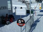 Già all'ingresso è chiaro cosa ti aspetta in cima.