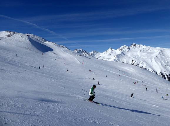 Ampia e di media difficoltà discesa Plazör (Fiss)