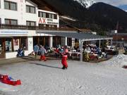 Ristorante presso la scuola di sport sulla neve a valle
