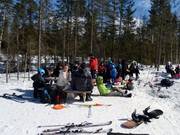 Quando il tempo è bello, ci si siede al sole.