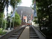 Accesso dal parcheggio alla ski hall