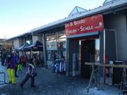 One stop shopping: noleggio e scuola di sci presso la stazione a valle della Ettelsberg-Seilbahn