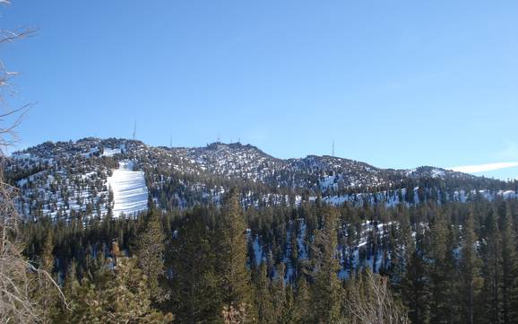 Stazione a valle più alta nel Lake Tahoe (Lago Tahoe) – comprensorio sciistico Mt. Rose