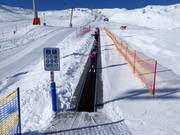 Tappeto mobile accessibile al pubblico presso la stazione a monte