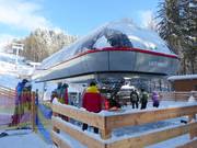 Il personale è presente alla seggiovia.