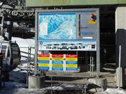 Tabellone informativo alla stazione a valle