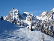 Tracce nella neve fresca a Ladurns