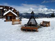 I più piccoli possono riscaldarsi al fuoco aperto.